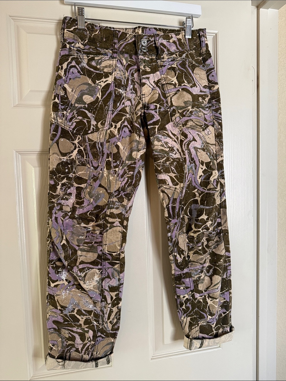 Pilcro Ankle Crop Pants in Olive, Lavender & Tan Abstract Print. The Wanderer